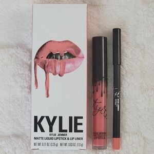 *BNIB* Kylie Cosmetics Matte Liquid Lipstick Kit in shade Show Off